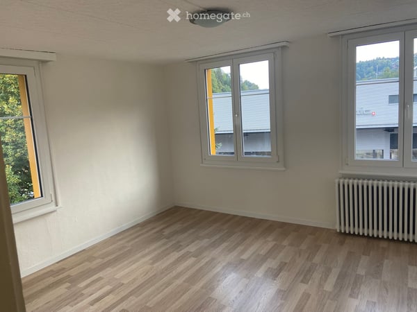 Charmante 4.5-Zimmer-Altbauwohnung mit Balkon in Necker 11