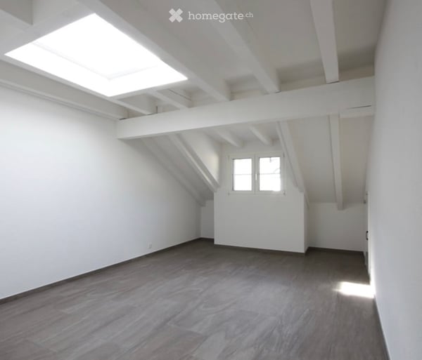 Charmante 3.5-Zimmer-Dachwohnung mit Terrasse und Bergblick in Glarus 5