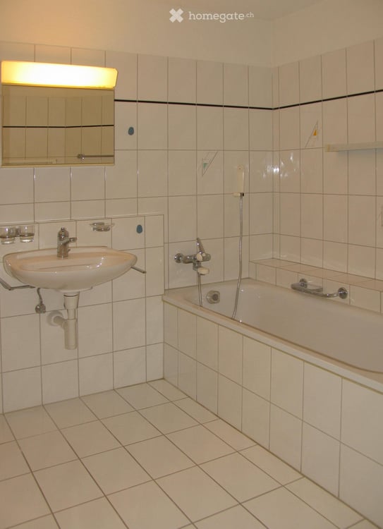 Charmante 4.5-Zimmer-Wohnung mit Balkon und Garage in Winterthur -Seen 9