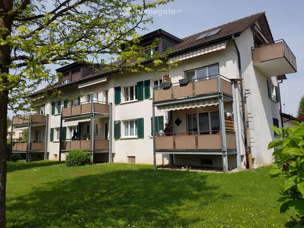 helle 3,5 Zimmer Dachwohnung in Rüti ZH