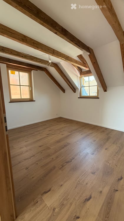 Erstbezug!         Charmante 3.5-Zimmer-Dachwohnung mit Galerie & Lift in Benken ZH 5