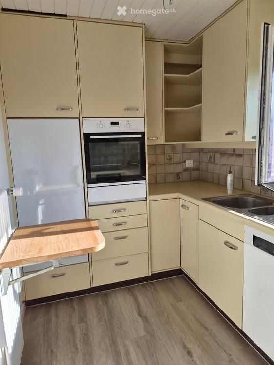 Attraktive 4-Zimmer-Wohnung an ruhiger Lager 5