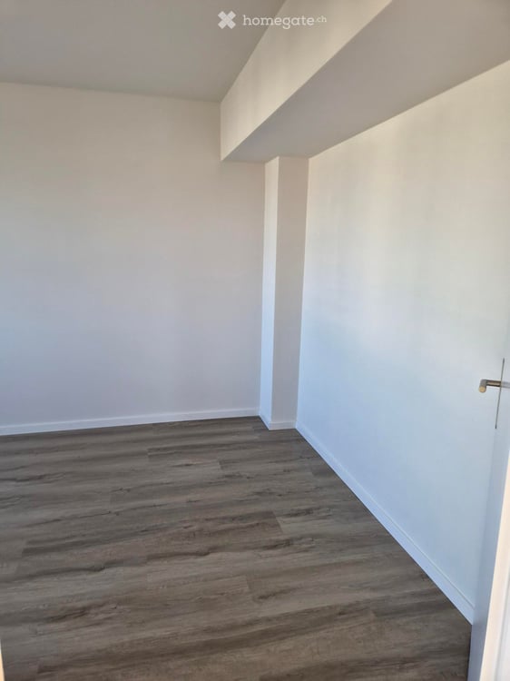 Attraktive 4-Zimmer-Wohnung an ruhiger Lager 2