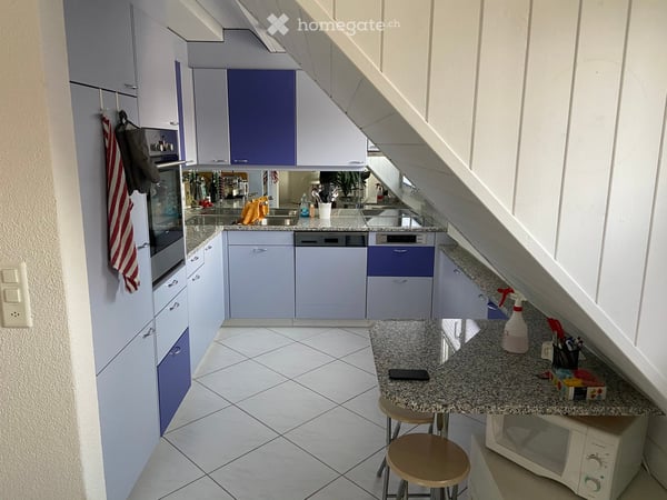 Charmante 4.5-Zimmer-Maisonette-Wohnung mit Balkon und Kamin in Volketswil 5