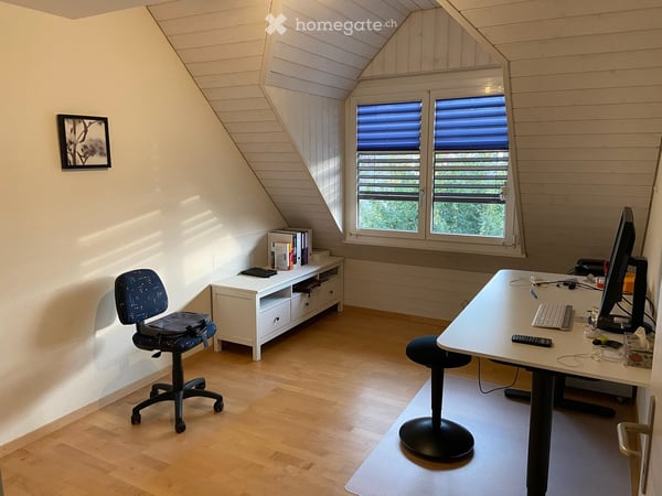 Charmante 4.5-Zimmer-Maisonette-Wohnung mit Balkon und Kamin in Volketswil 7