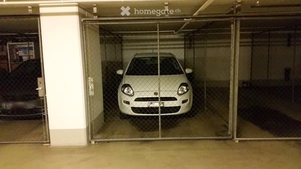 Abschliessbare Garagenbox in der Tiefgarage des Crown Plaza Parking 2