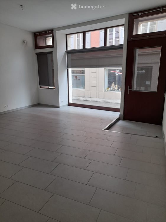 Bureau à louer au rez-de-chaussée – Porrentruy, Rue Joseph-Trouillat 2