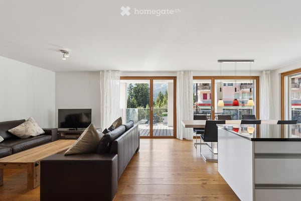 Grosszügige 4.5 ZWG mit Südwest-Balkon und Bergsicht (Zweitwohnung möglich) 1