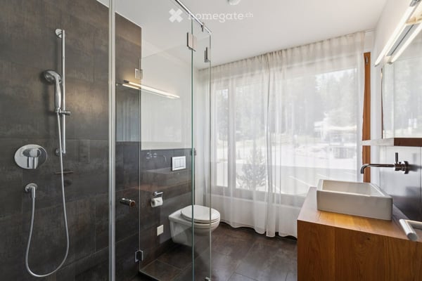 Grosszügige 4.5 ZWG mit Südwest-Balkon und Bergsicht (Zweitwohnung möglich) 7