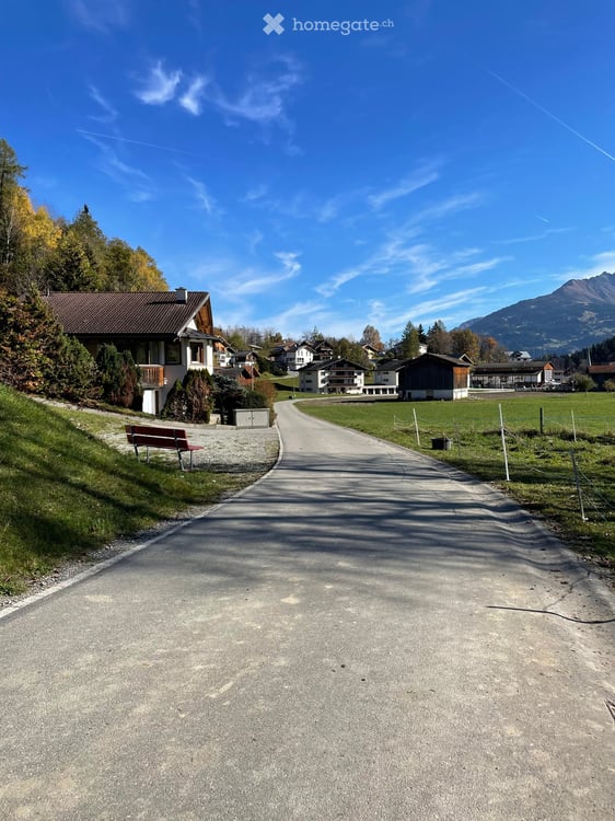 Baugrundstück mit schöner Aussicht in Flond, GR 2