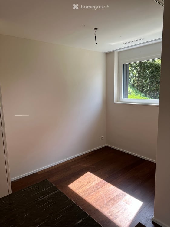 Moderne 2.5-Zimmer-Wohnung mit Balkon und Sauna an ruhiger Lage in Zürich 8044 2