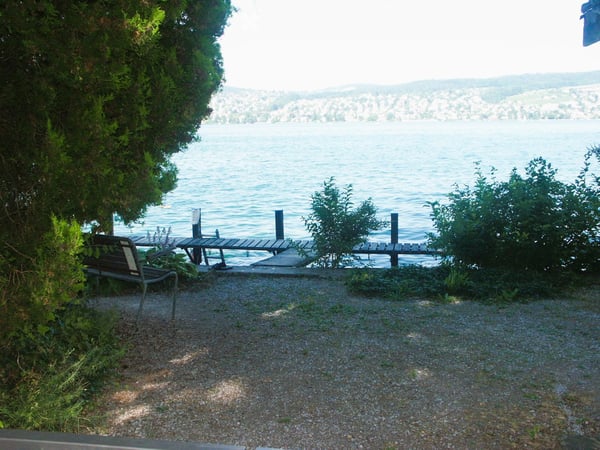 AUSSERGEWÖHNLICHES WOHNERLEBNIS IN EINMALIGER ÜBERBAUUNG MIT SEEZUGANG 1