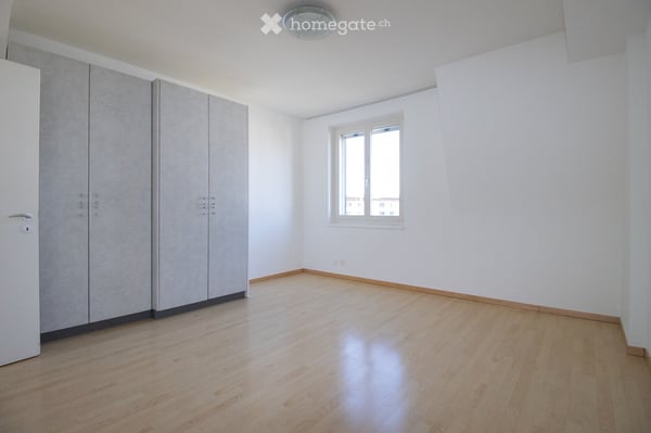 Wunderschöne 6.5-Zimmer-Maisonette-Dachwohnung mit Bergblick in Cham 8