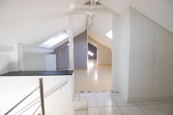 Wunderschöne 6.5-Zimmer-Maisonette-Dachwohnung mit Bergblick in Cham 9