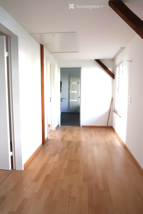 Charmante 3.5-Zimmer-Maisonette-Wohnung in altem Bauernhaus mit Seesicht 8