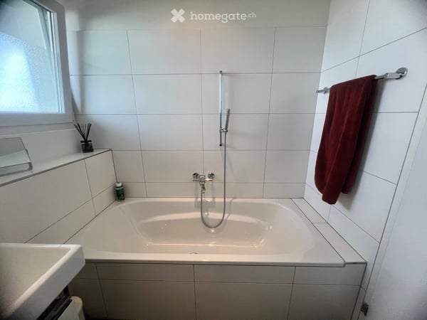 Wohntraum: Moderne, exklusive 4.5-Zimmer-Wohnung mit Terrasse und Balkon im Eigentumsstandard 19