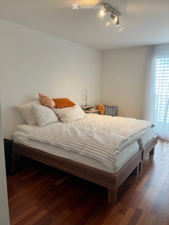 Wohntraum: Moderne, exklusive 4.5-Zimmer-Wohnung mit Terrasse und Balkon im Eigentumsstandard 12