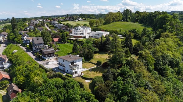 Traumhaftes Anwesen mit Seepanorama und absoluter Privatsphäre 16