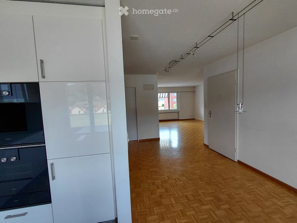 Sonnige geräumige Wohnung mit Blick ins Grüne befristet zu vermieten 1