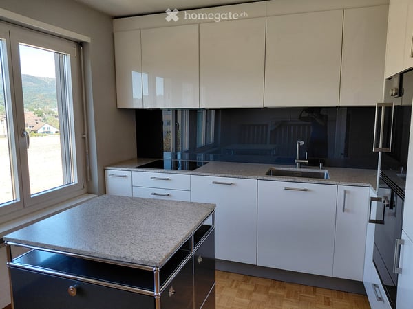 Sonnige geräumige Wohnung mit Blick ins Grüne befristet zu vermieten 2