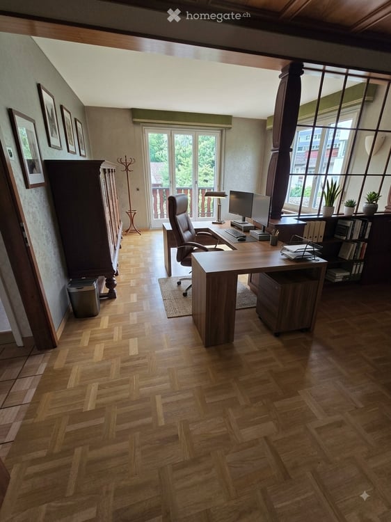 Charmantes 6-Zimmer-Einfamilienhaus mit Garten an zentraler Lage in Baar 3