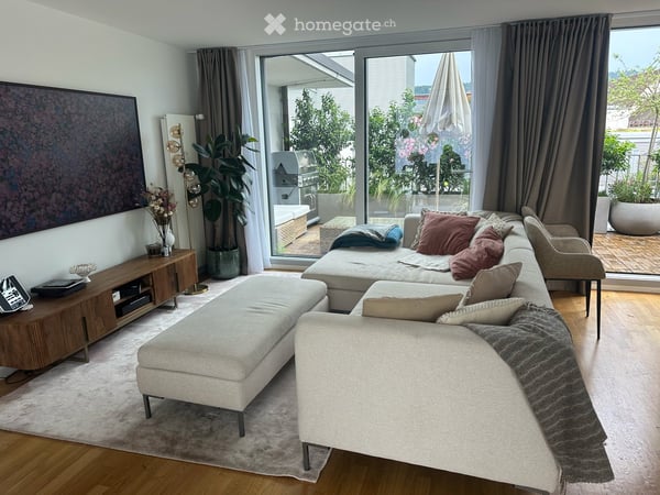 Bright 3.5-Room Apartment with Terrace in Prime Zürich 8008 Location 2