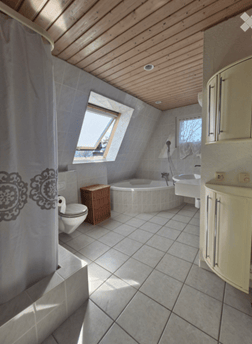 Einfamilienhaus mit Panorama-Aussicht und Naturbad 16