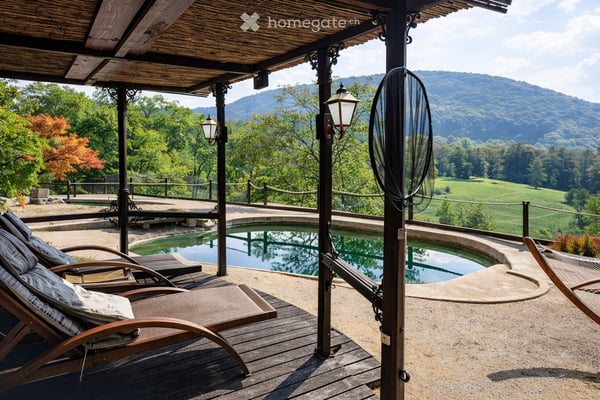 Einfamilienhaus mit Panorama-Aussicht und Naturbad 2