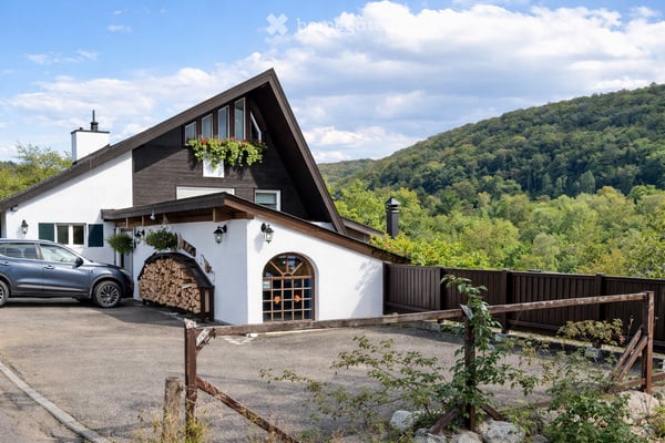 Einfamilienhaus mit Panorama-Aussicht und Naturbad 3