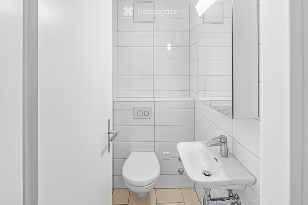 An sonniger Toplage direkt am Waldrand eine 3.5-Zimmerwohnung zu vermieten 8