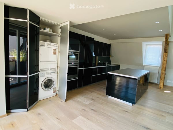 Grosszügige 4-Zimmer-Maisonette-Wohnung im Loft-Stil an der Zentralstrasse, Zürich 4