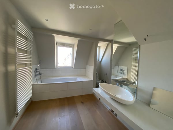 Grosszügige 4-Zimmer-Maisonette-Wohnung im Loft-Stil an der Zentralstrasse, Zürich 25