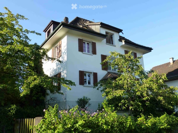 Charmante 3.5-Zimmer-Altbauwohnung mit Balkon in Wallisellen