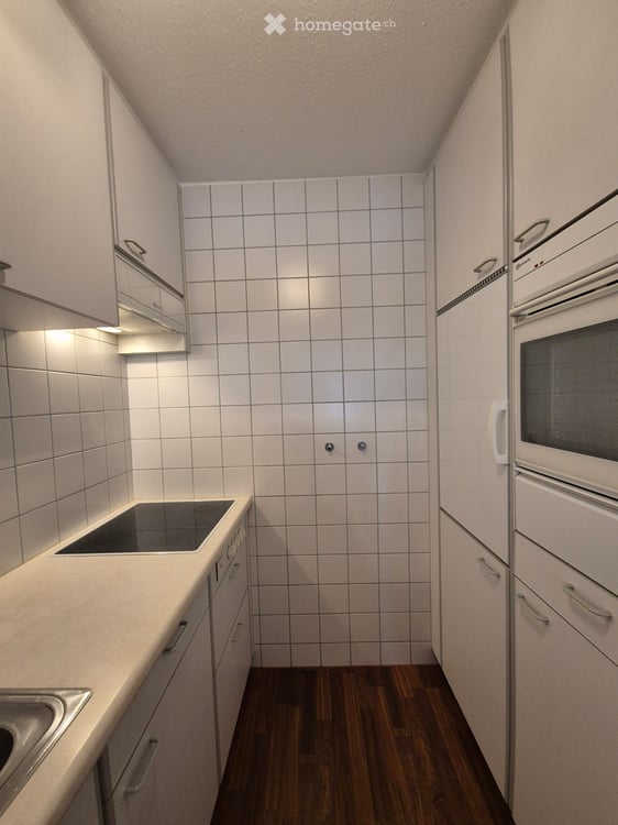 Helle 2.5-Zimmer-Wohnung mit Balkon in Zürich-Oerlikon 8