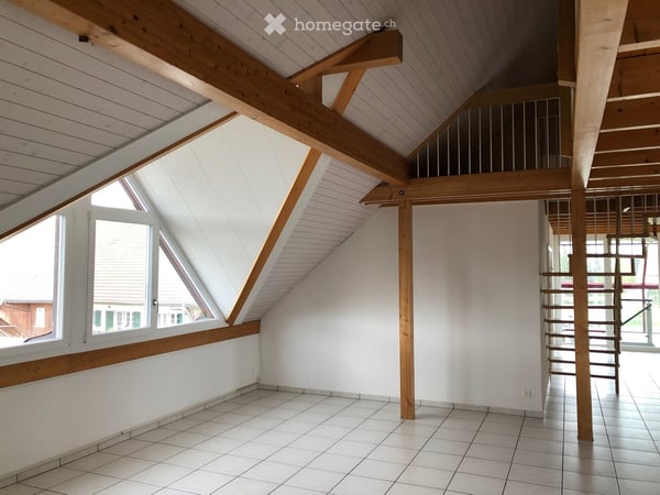 Grosszügige 4-Zimmer-Dachwohnung in Grafenried 2