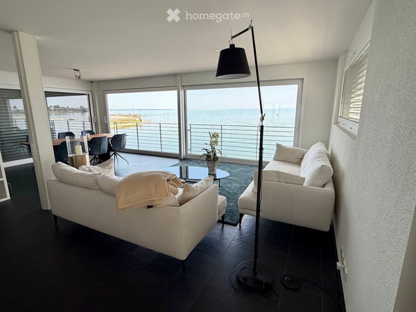 Wunderschöne 3.5-Zimmer-Wohnung direkt am See im Hafen Thal / Staad SG 3