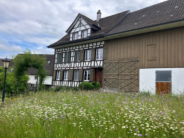 Charmante 4.5-Zimmer-Wohnung in historischem Landhaus in Lanterswil 8
