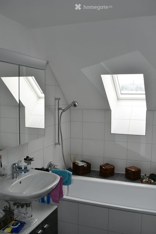 Charmante 4.5-Zimmer-Dachwohnung mit Cheminée und Balkon in Seuzach 8