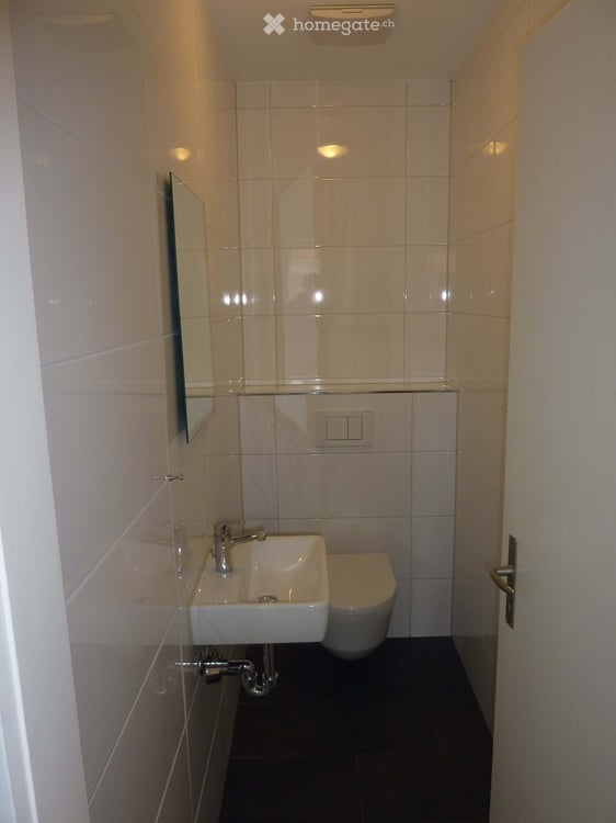 Grosszügige, helle 4.5-Zimmer-Wohnung im Dorfkern, hohe Räume 7