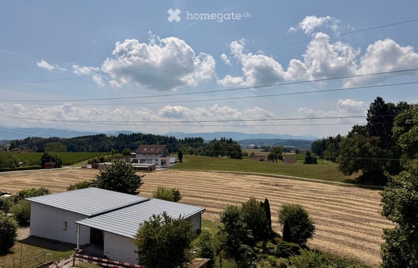 Erstbezug: Neue 5.5 Zimmer Maisonette-Wohnung mit unverbaubarer Aussicht 2