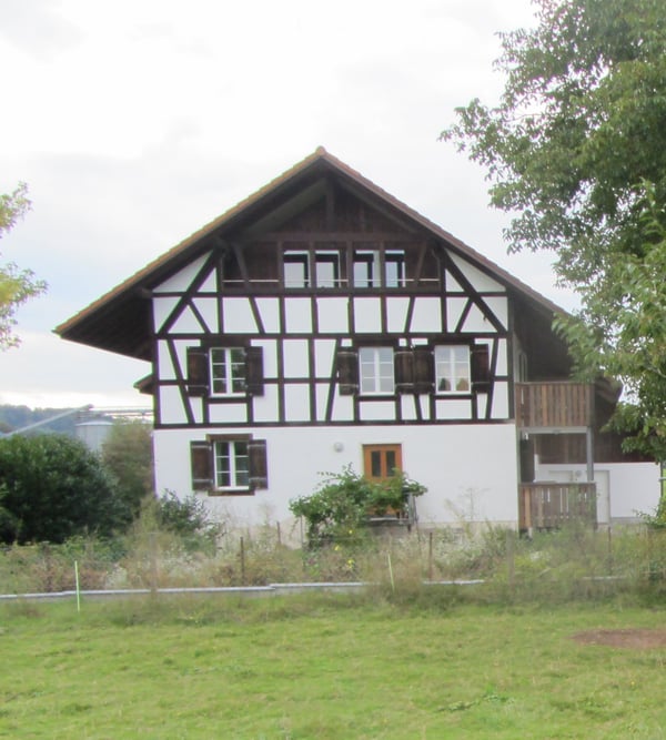 Charmante 3.5-Zimmer-Wohnung mit Balkon und mit Zugang in den Garten in Lengnau AG