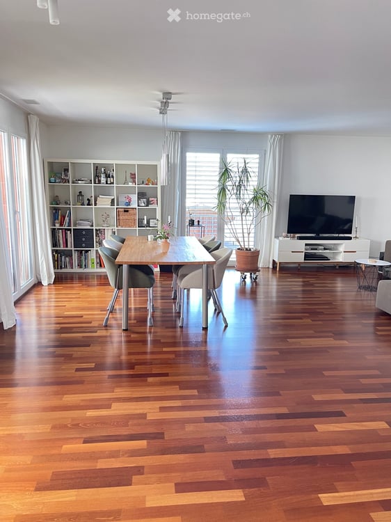 Charmante 4.5-Zimmer-Wohnung in ruhiger Lage in Eglisau 3