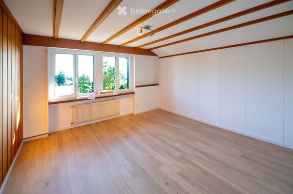 Freistehendes 5.5-Zimmer-Einfamilienhaus mit Galerie und herrlicher Berg- und Seesicht 8