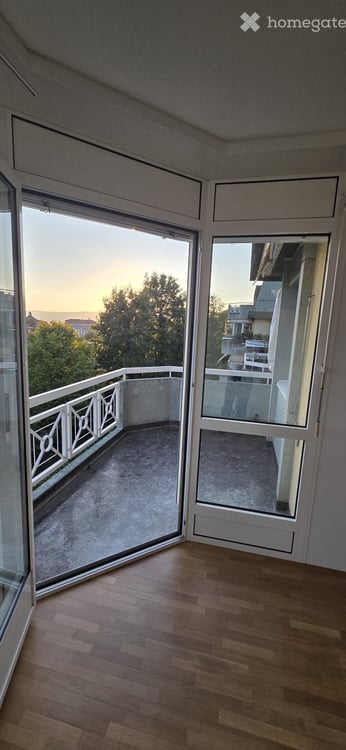 Appartement traversant de 84 m2 avec balcon, vue panoramique, calme, proche centre ville 2
