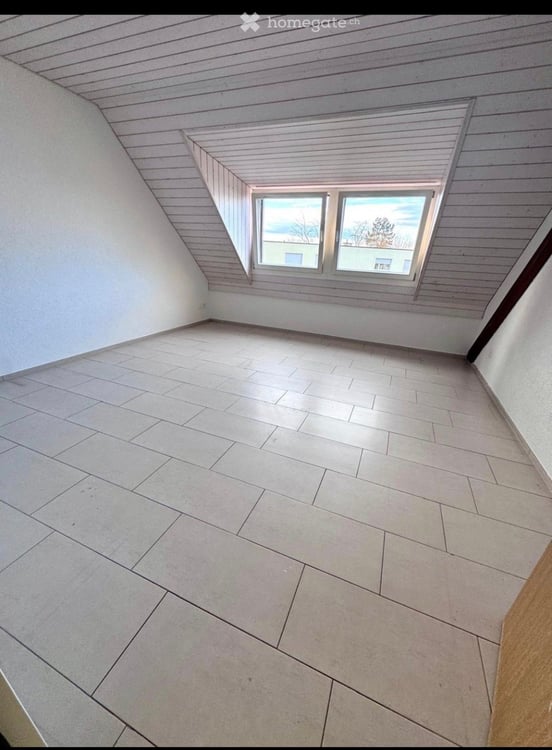 Grosszügige 4.5-Zimmer-Maisonette-Wohnung in Bachenbülach 6