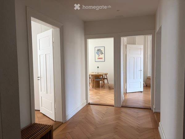 Sanierte 3.5 Zi. Jugendstil Wohnung mit Charme an ruhiger Lage 2