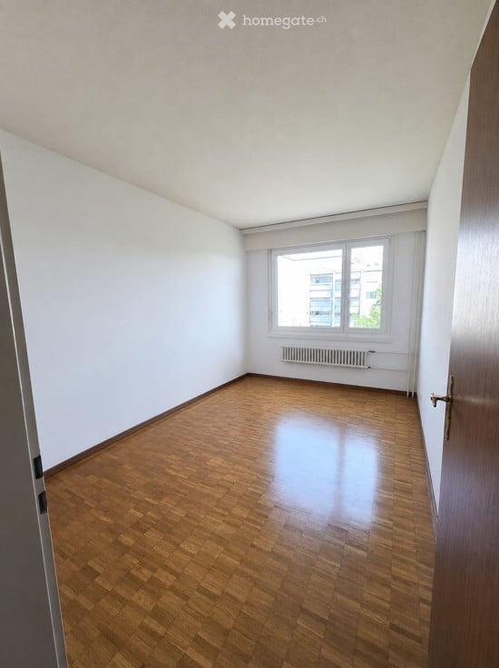 Helle 5.5-Zimmer-Wohnung mit Weitsicht im Zentrum von Volketswil 7