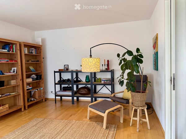 Helle 5-Zimmer-Wohnung mit Cheminée, Balkon & Garagenplatz in Zollikon 2
