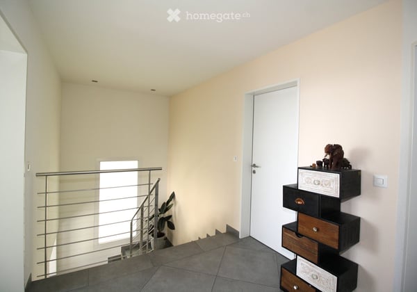 Familienparadies: 7,5 Zimmer-Einfamilienhaus mit beheiztem Pool, Garten und Photovoltaik 19