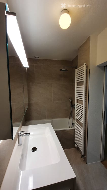 Renovierte 3,5 Zimmer Wohnung in gepflegtem Stil am Puls von Zürich 4